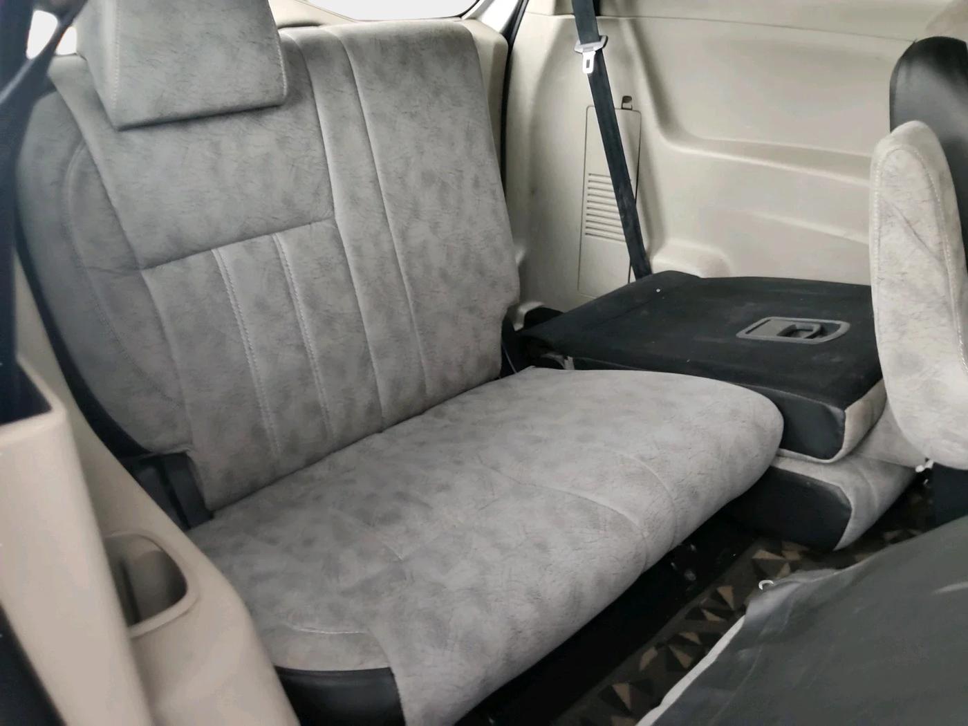 2018 Mahindra MARAZZO M2 7STR, Diesel, Manual, 80,533 km, interior