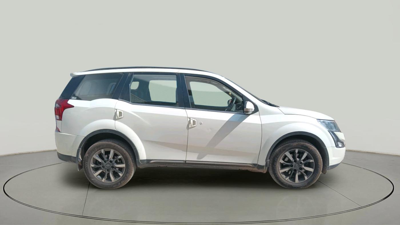 2018 Mahindra XUV500 W11 AT, Diesel, Automatic, 1,10,306 km, exterior