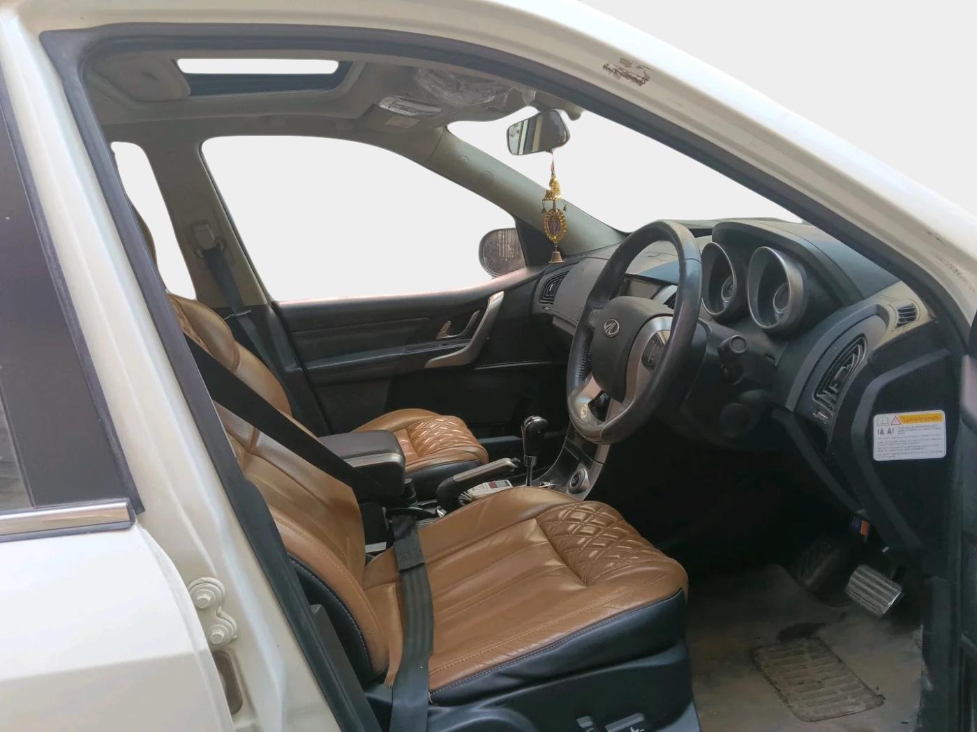 2018 Mahindra XUV500 W11 AT, Diesel, Automatic, 1,10,306 km, interior