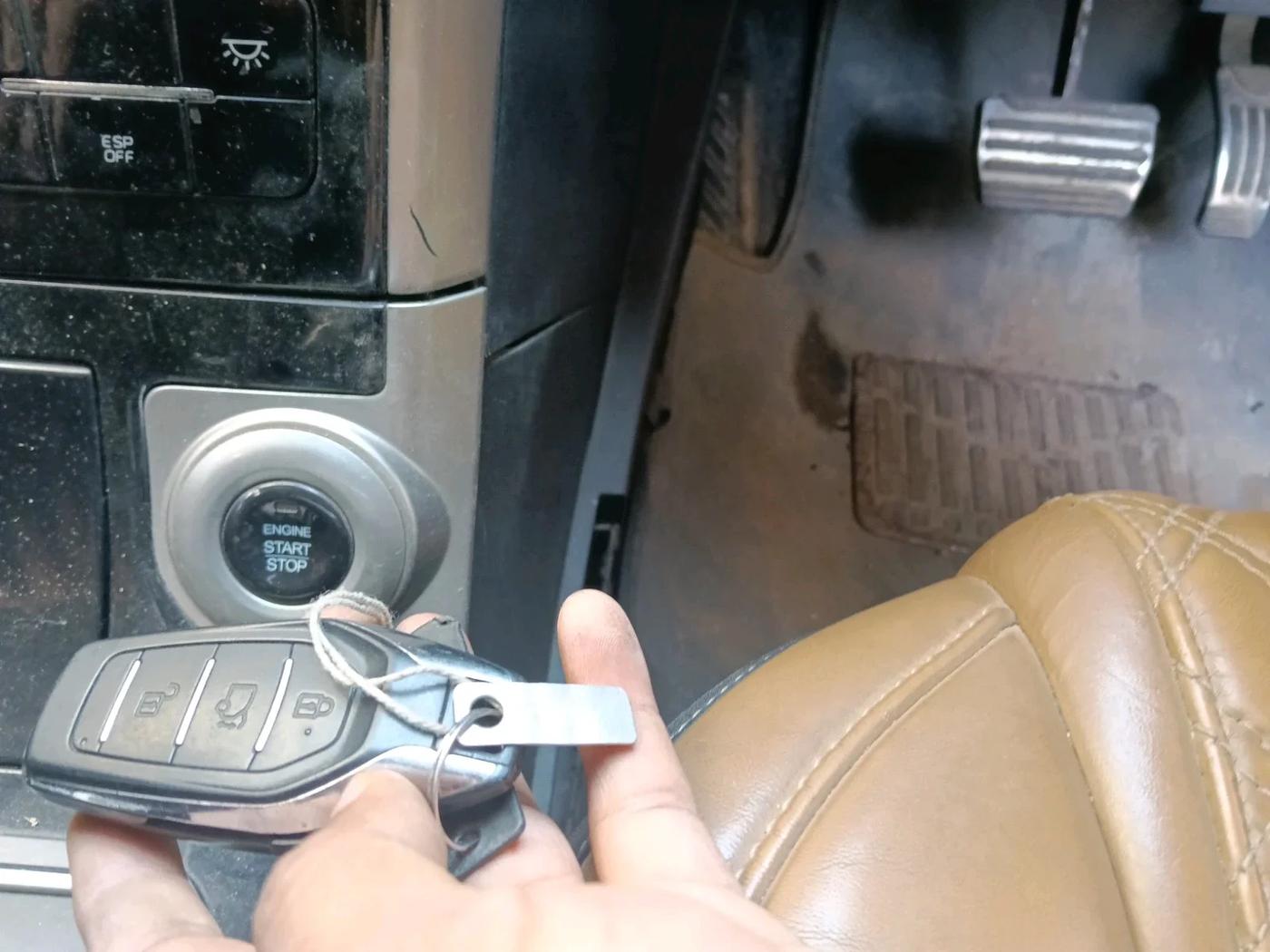 2018 Mahindra XUV500 W11 AT, Diesel, Automatic, 1,10,306 km, interior