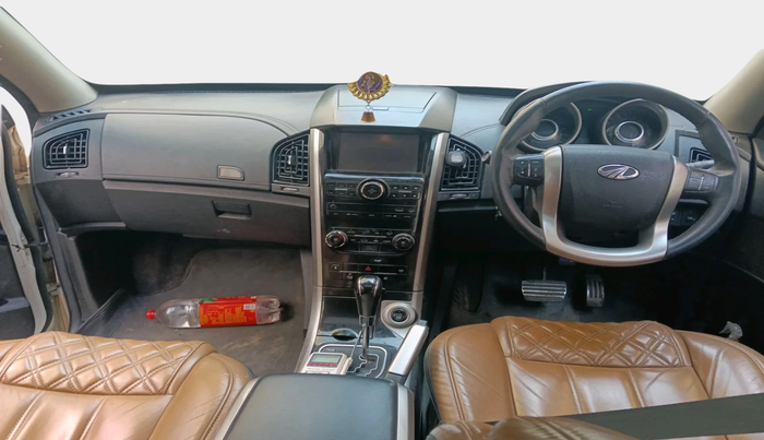 2018 Mahindra XUV500 W11 AT, Diesel, Automatic, 1,10,306 km, interior