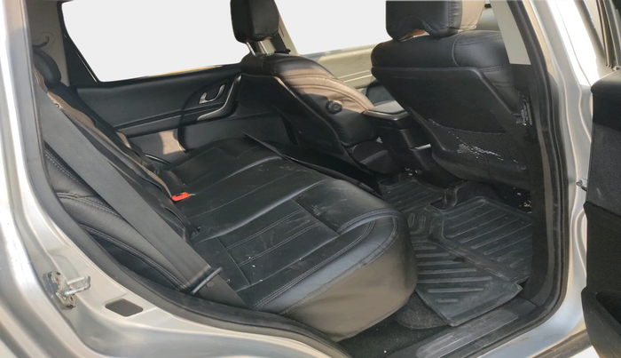 2018 Mahindra XUV500 W9 AT, Diesel, Automatic, 1,16,440 km, interior