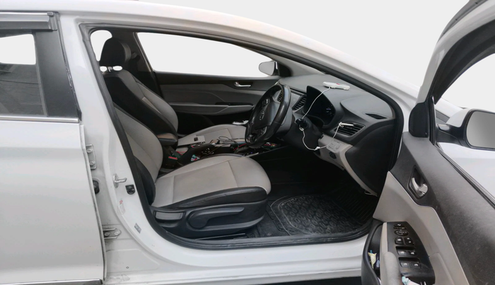 2017 Hyundai Verna 1.6 VTVT SX (O) AT, Petrol, Automatic, 97,074 km, interior