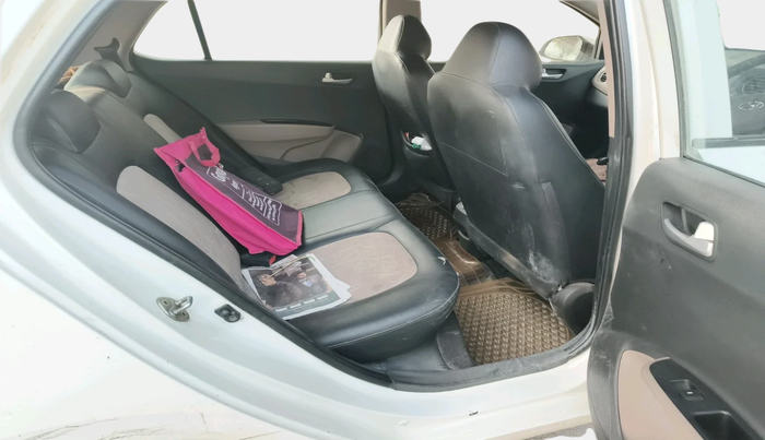 2017 Hyundai Grand i10 SPORTZ 1.2 KAPPA VTVT, Petrol, Manual, 1,81,463 km, interior