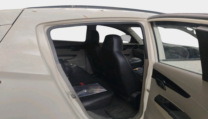 2016 Mahindra Kuv100 K4 D 6 STR, Diesel, Manual, 49,241 km, interior