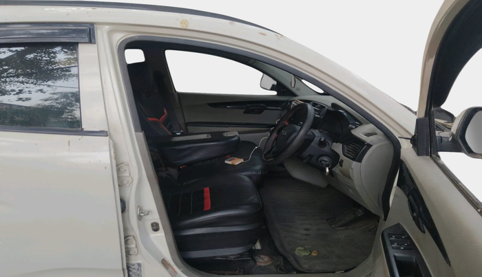 2016 Mahindra Kuv100 K4 D 6 STR, Diesel, Manual, 49,241 km, interior