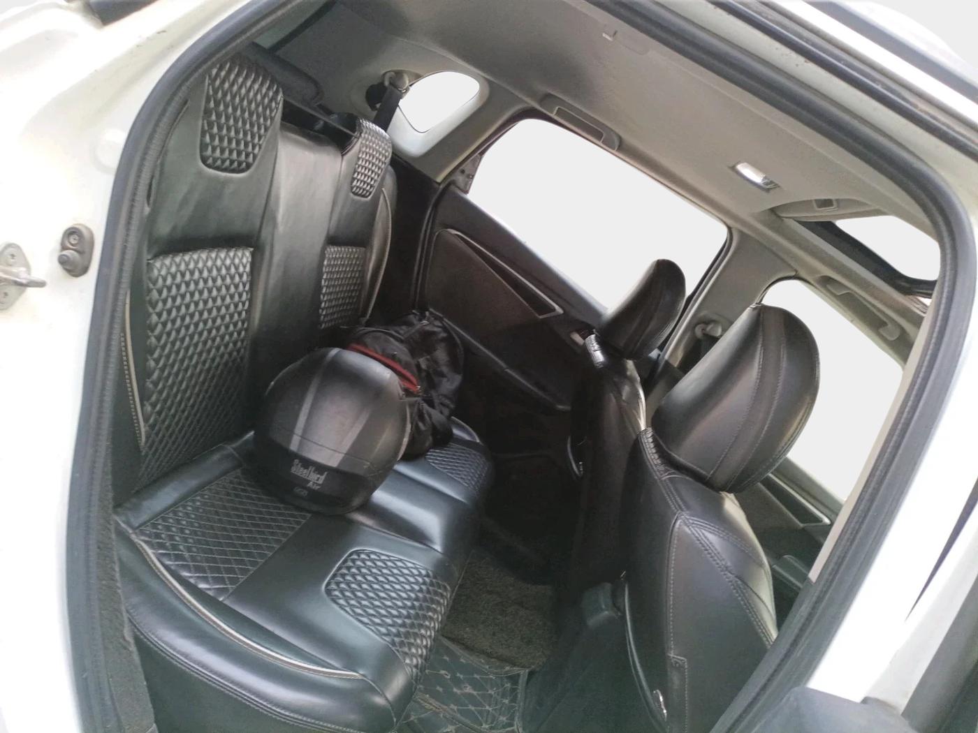 2017 Honda WR-V 1.5L I-DTEC VX MT, Diesel, Manual, 8,40,000 km, interior