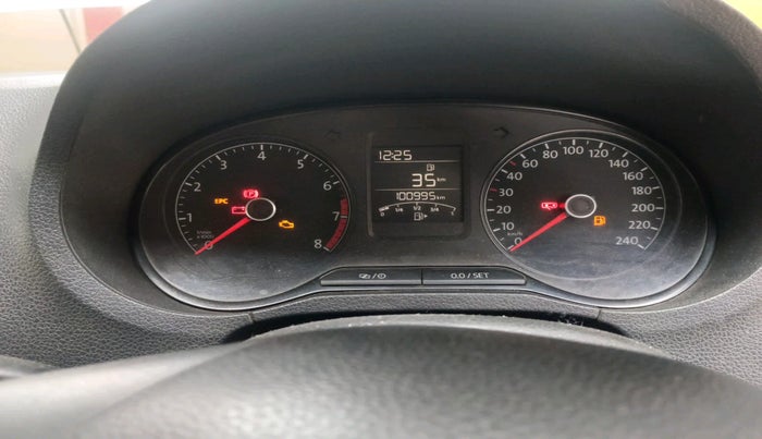 2015 Volkswagen Polo COMFORTLINE 1.2L, Petrol, Manual, 1,00,995 km, interior