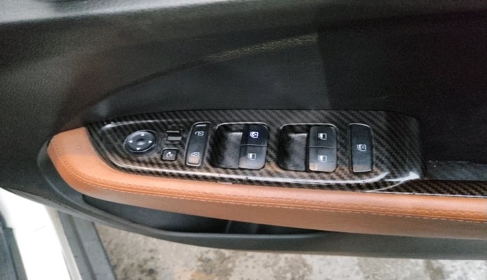 2019 Hyundai VENUE SX PLUS 1.0 TURBO DCT, Petrol, Automatic, 34,003 km, interior