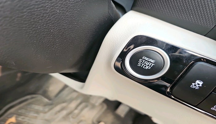 2025 KIA SONET HTK PLUS 1.0 TURBO PETROL IMT, Petrol, Manual, 3,455 km, interior