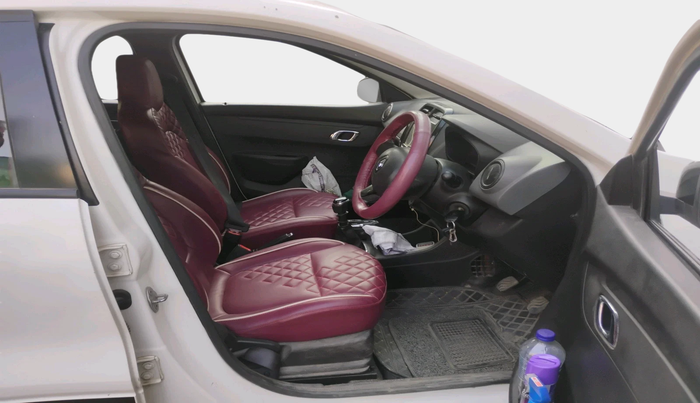 2018 Renault Kwid RXT 1.0 (O), Petrol, Manual, 72,011 km, interior