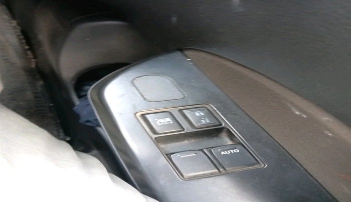 2017 Maruti Swift LXI (O), Petrol, Manual, 32,841 km, interior