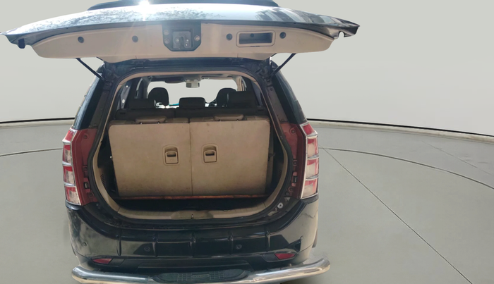 2016 Mahindra XUV500 W10 1.99, Diesel, Manual, 1,01,197 km, exterior