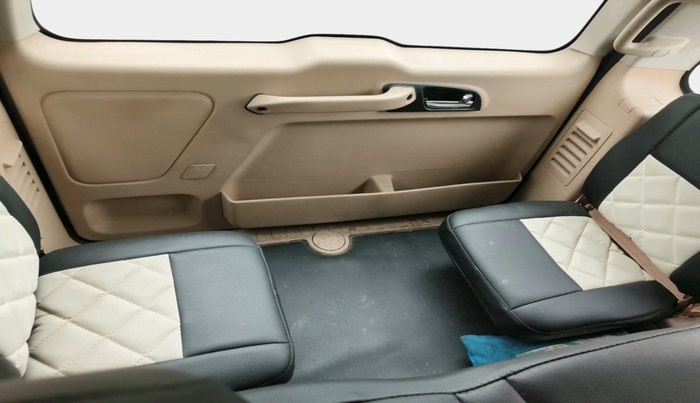 2018 Tata Safari Storme 2.2 LX 4X2, Diesel, Manual, 23,852 km, interior