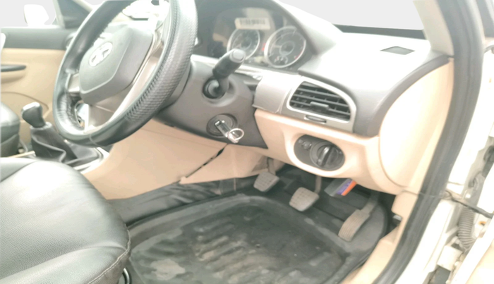 2018 Tata Safari Storme 2.2 LX 4X2, Diesel, Manual, 23,852 km, interior