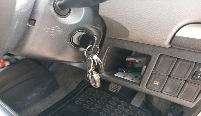 2011 Maruti Wagon R 1.0 LXI, Petrol, Manual, 69,177 km, interior