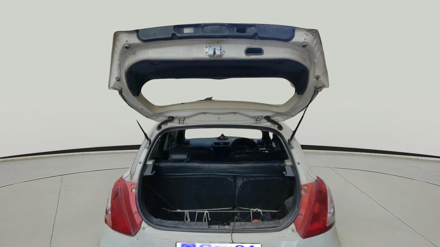 2017 Maruti Swift LXI (O), Petrol, Manual, 1,47,500 km, exterior