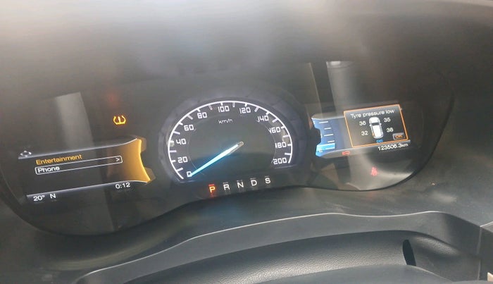 2019 Ford Endeavour TITANIUM PLUS 3.2 4X4 AT SUNROOF, Diesel, Automatic, 1,23,506 km, interior