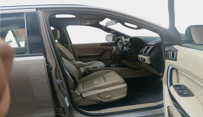 2019 Ford Endeavour TITANIUM PLUS 3.2 4X4 AT SUNROOF, Diesel, Automatic, 1,23,506 km, interior