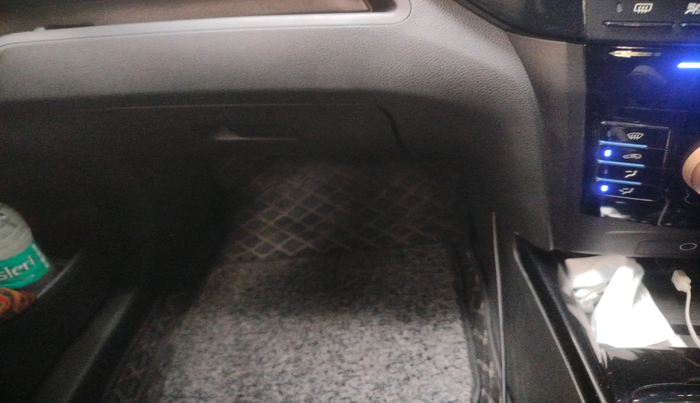 2023 Mahindra XUV400 EL 7.2 KW, Electric, Automatic, 36,178 km, interior