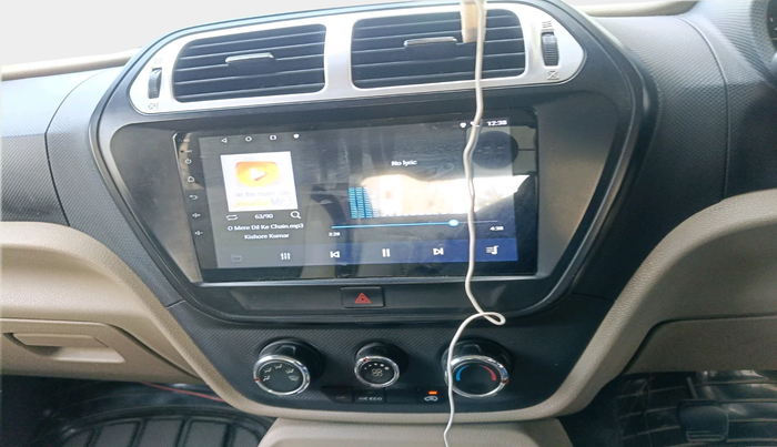 2016 Mahindra TUV300 T8, Diesel, Manual, 1,25,936 km, interior