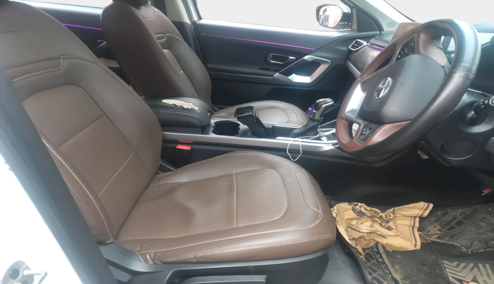 2022 Tata Harrier XTA PLUS 2.0L KRYOTEC HALO, Diesel, Automatic, 86,278 km, interior