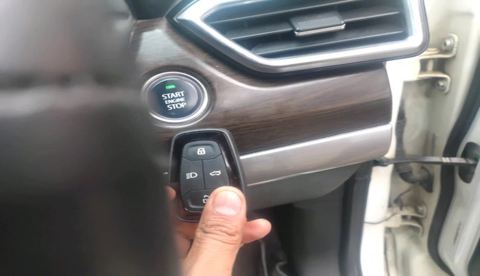 2022 Tata Harrier XTA PLUS 2.0L KRYOTEC HALO, Diesel, Automatic, 86,278 km, interior