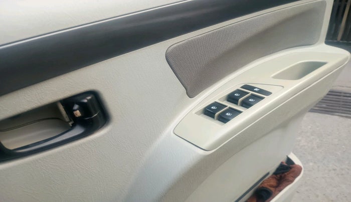 2018 Mahindra Scorpio S7, Diesel, Manual, 55,691 km, interior