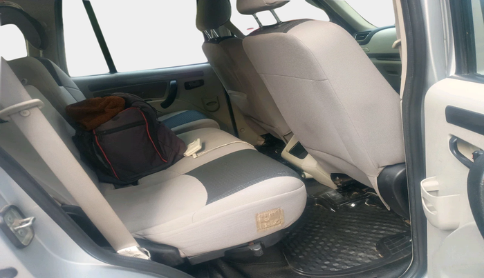 2018 Mahindra Scorpio S7, Diesel, Manual, 55,691 km, interior