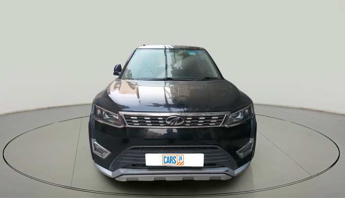 2020 Mahindra XUV300 W6 1.2 PETROL, Petrol, Manual, 32,978 km, exterior