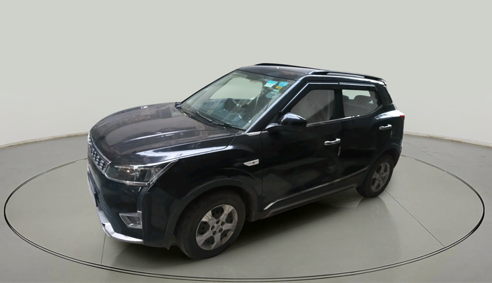2020 Mahindra XUV300 W6 1.2 PETROL, Petrol, Manual, 32,978 km, exterior