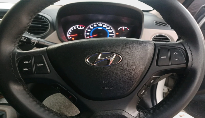 2017 Hyundai Grand i10 SPORTZ 1.2 KAPPA VTVT, Petrol, Manual, 83,133 km, interior