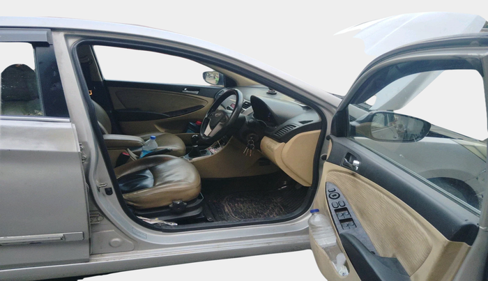 2013 Hyundai Verna FLUIDIC 1.6 VTVT SX, Petrol, Manual, 1,03,192 km, interior