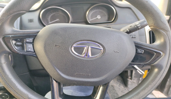 2017 Tata Hexa XM 4X2 7 STR, Diesel, Manual, 45,820 km, interior