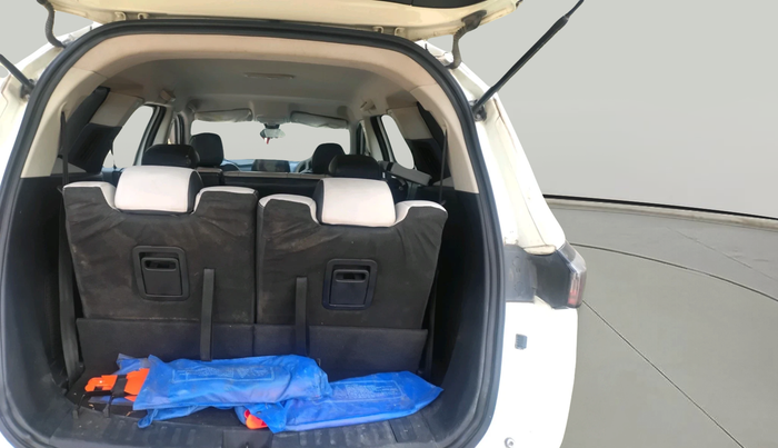 2023 Tata Safari XE, Diesel, Manual, 74,000 km, exterior