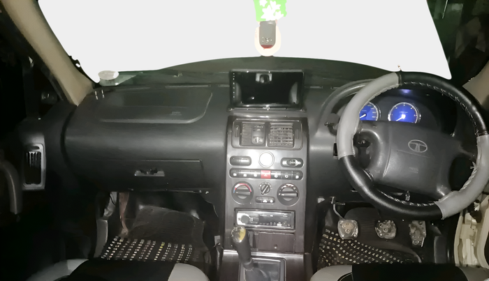 2010 Tata Safari 4X2 VX DICOR 2.2 VTT, Diesel, Manual, 1,39,371 km, interior