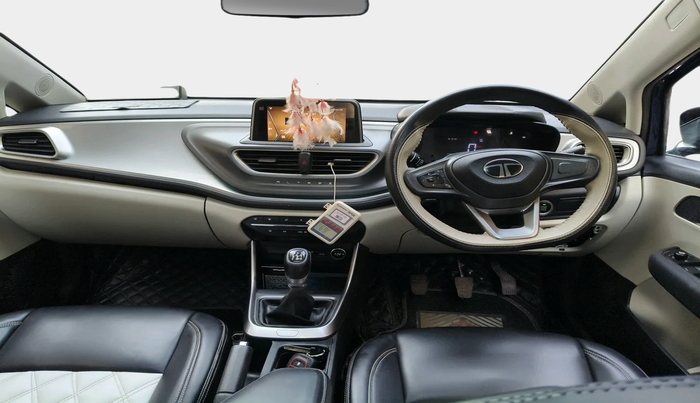 2024 Tata ALTROZ XZ PLUS SUNROOF CNG, Petrol, Manual, 35,874 km, interior