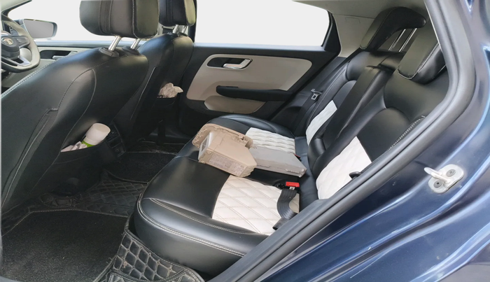 2024 Tata ALTROZ XZ PLUS SUNROOF CNG, Petrol, Manual, 35,874 km, interior