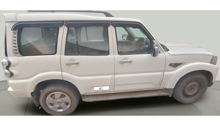 2016 Mahindra Scorpio S6 PLUS, Diesel, Manual, 1,65,055 km, exterior