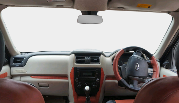 2016 Mahindra Scorpio S6 PLUS, Diesel, Manual, 1,65,055 km, interior
