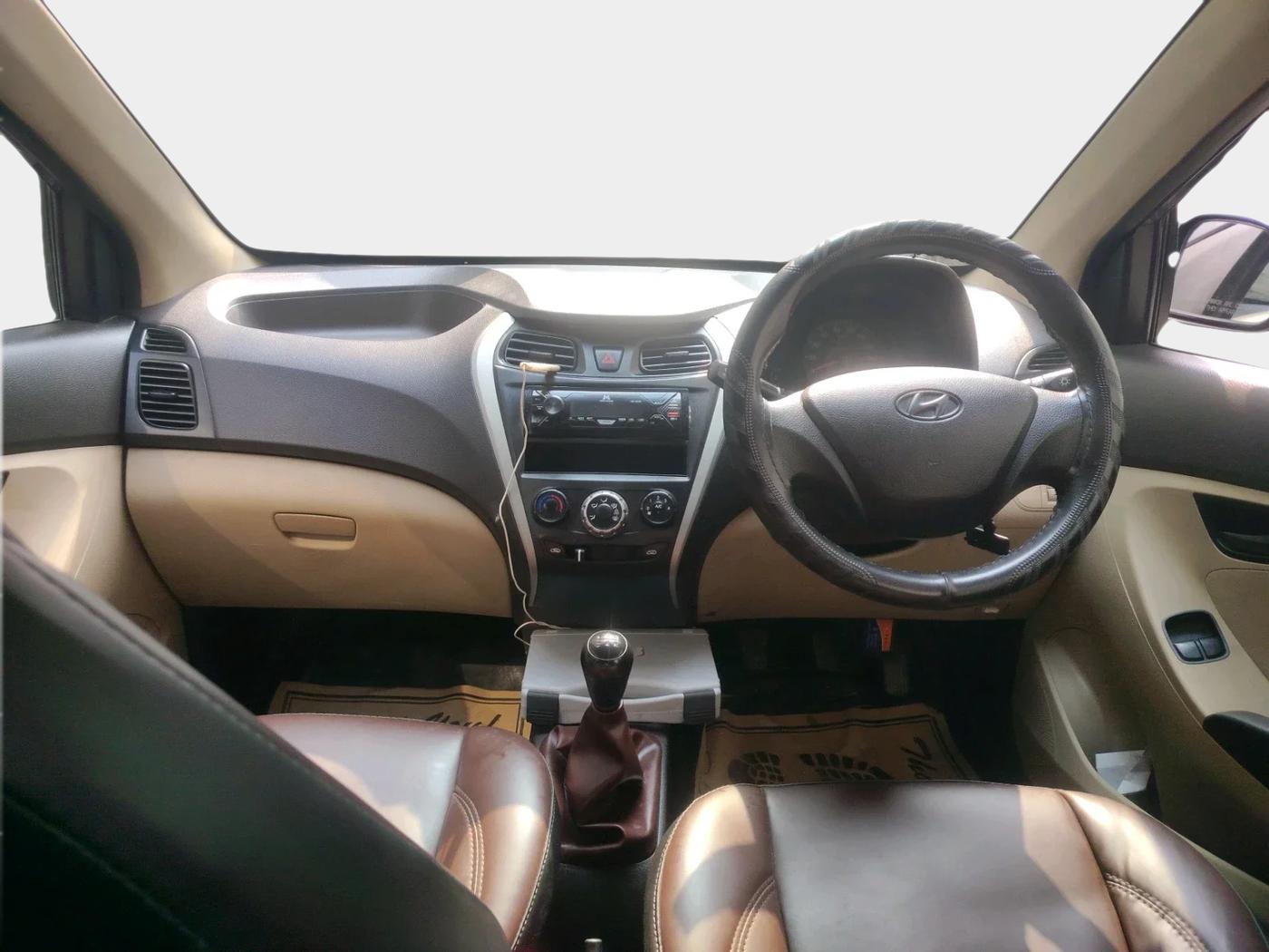 2018 Hyundai Eon ERA +, Petrol, Manual, 72,424 km, interior