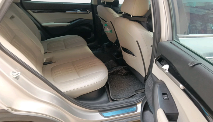 2023 KIA SELTOS HTX PETROL 1.5, Petrol, Manual, 20,220 km, interior