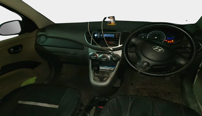 2011 Hyundai i10 MAGNA 1.2, Petrol, Manual, 98,348 km, interior