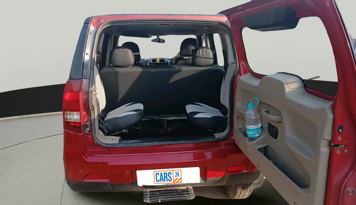 2018 Mahindra TUV300 T10 DUAL TONE, Diesel, Manual, 85,042 km, exterior