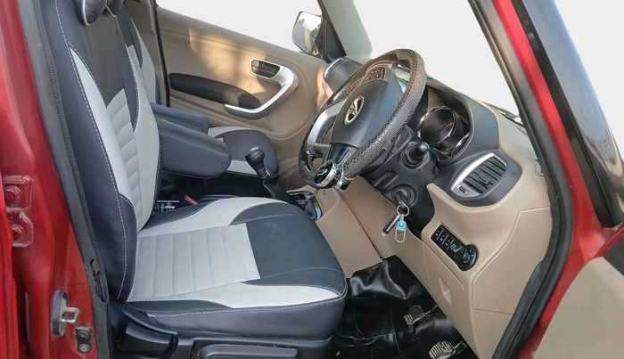 2018 Mahindra TUV300 T10 DUAL TONE, Diesel, Manual, 85,042 km, interior