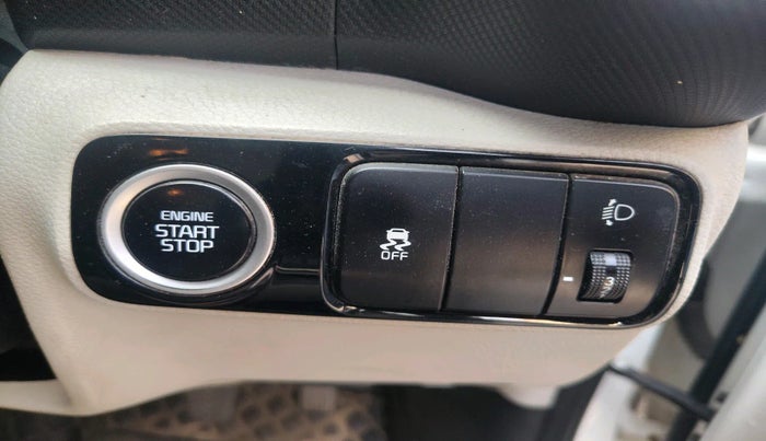 2022 KIA SONET HTX 1.0 IMT, Petrol, Manual, 70,387 km, interior