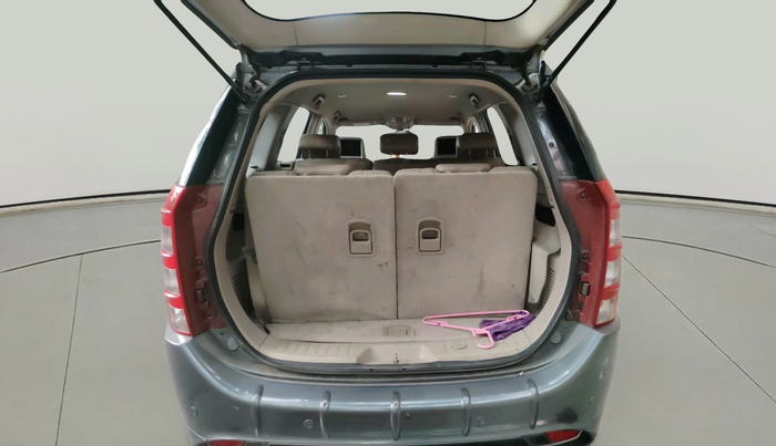 2017 Mahindra XUV500 W6, Diesel, Manual, 88,634 km, exterior