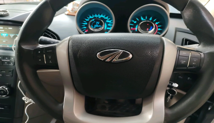 2017 Mahindra XUV500 W6, Diesel, Manual, 88,634 km, interior