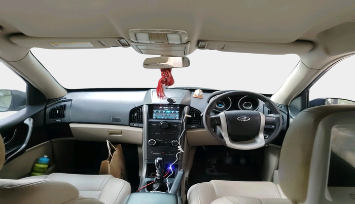 2017 Mahindra XUV500 W6, Diesel, Manual, 88,634 km, interior