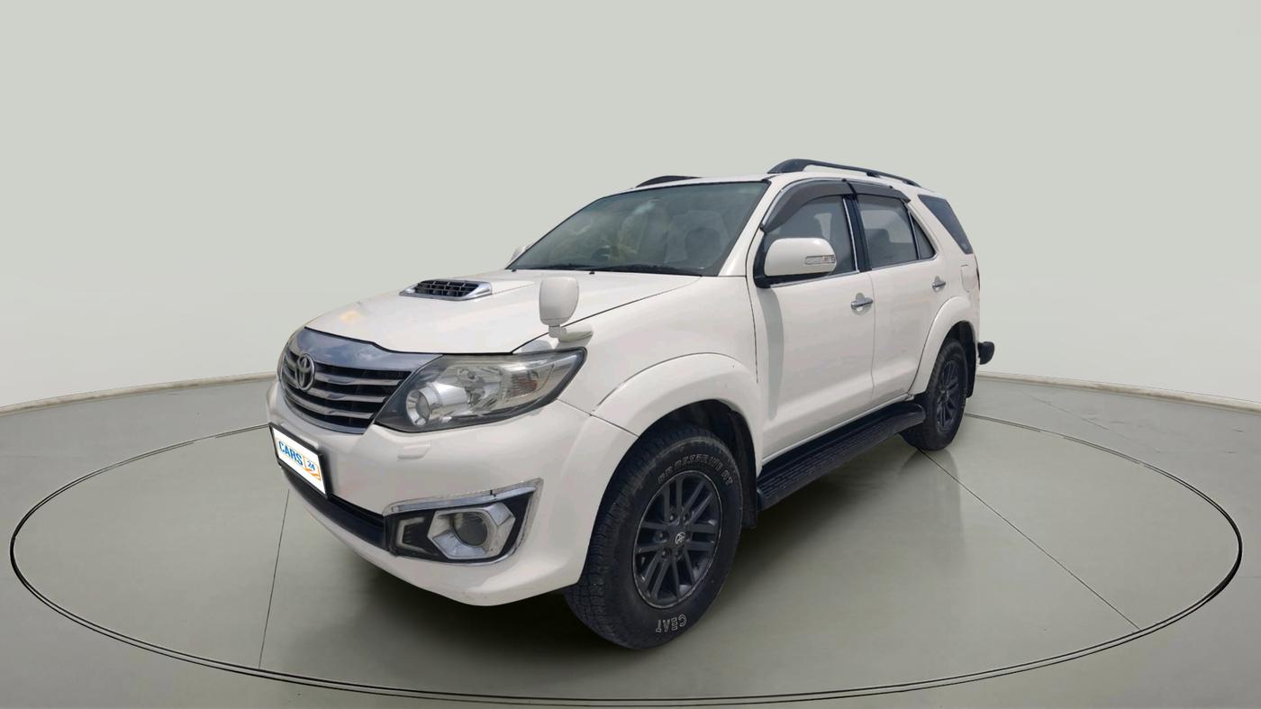 2015 Toyota Fortuner 3.0 4X2 AT, Diesel, Automatic, 2,94,000 km, exterior